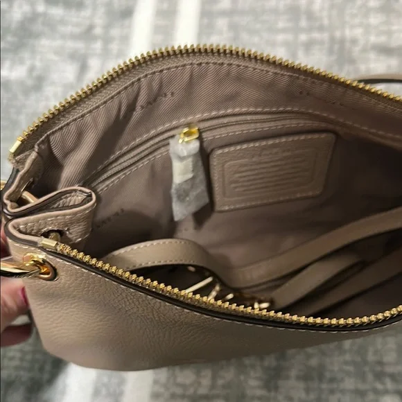 Coach Tan Leather Crescent Shoulder Bag - Picture 4 of 6